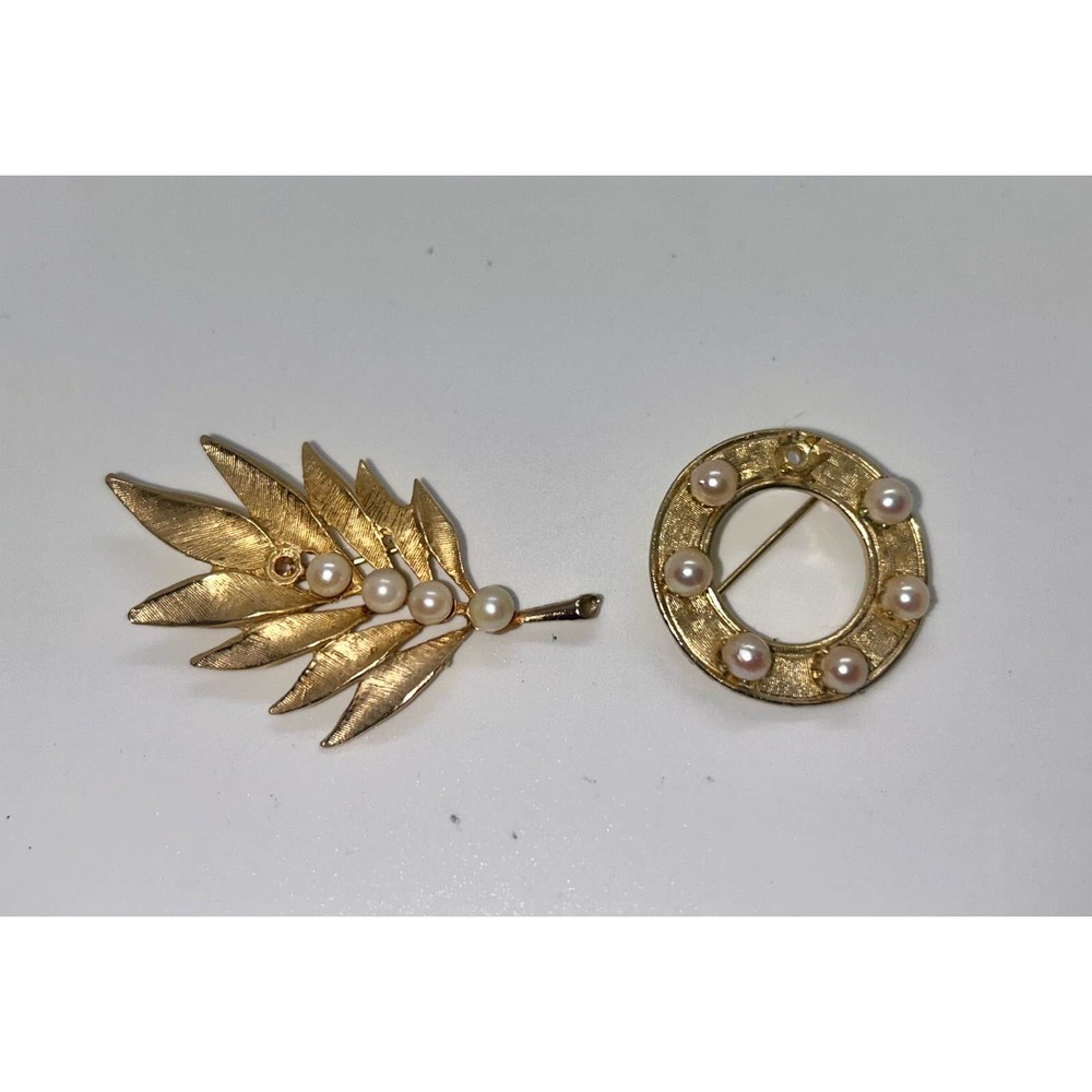 2 Vintage Gold Tone Faux Pearl Costume Jewelry Brooch Signed Missing 1 Pearl Lot